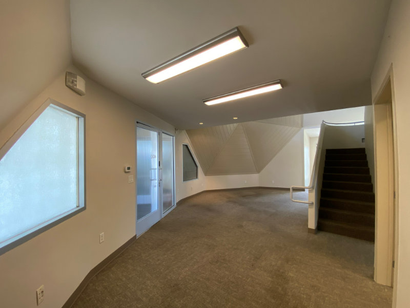 Suite 400, stairs